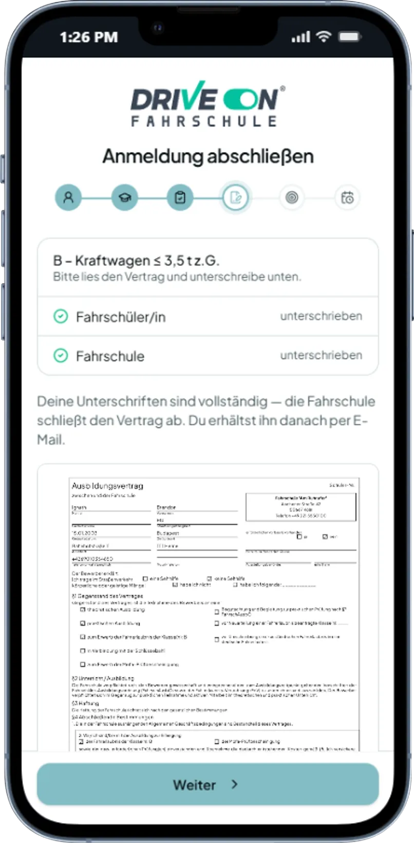 Ausbildungsvertrag in der Anmeldung: Fahrschüler und Fahrschule unterschrieben, Vertrag wird versiegelt.